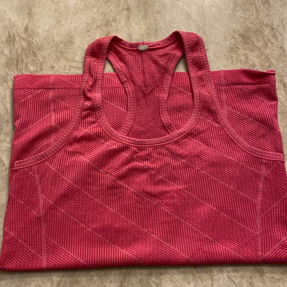 Lululemon pink active tank